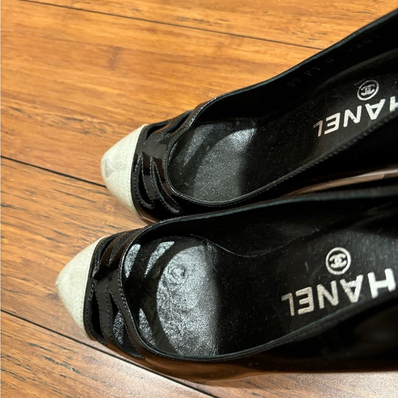 Chanel Patent Leather Glitter Heel Pump - Picture 7 of 9